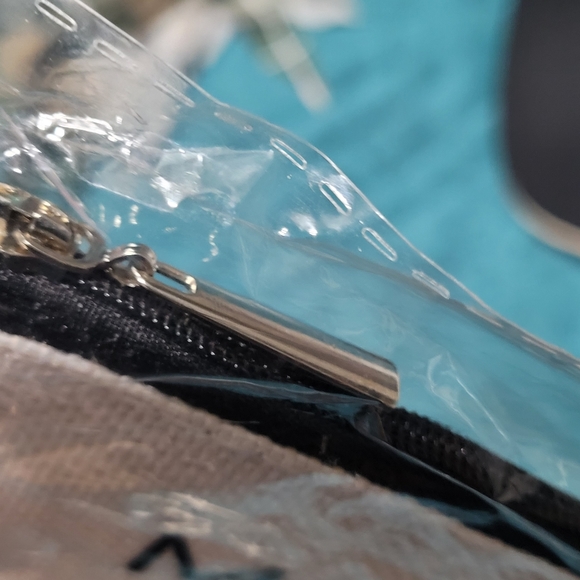 1999 Makeup Bag - woven boutique cosmetic bag - Vintage Rose Print - Picture 4 of 5